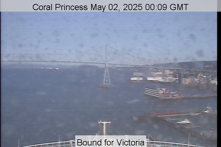 A live picture from the bridge of the Coral Princess